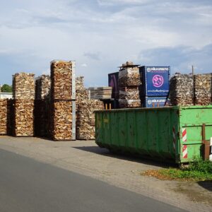 Brandhout op pallets